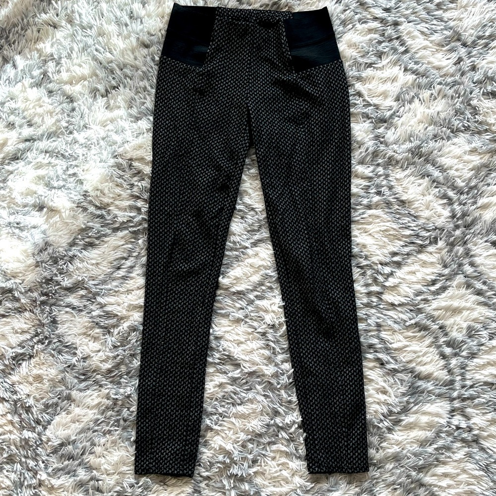 Maurice’s patterned leggings, size small
